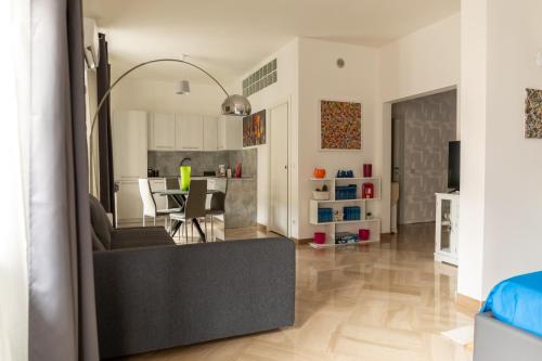 A seating area at Cozy Loft Putignani