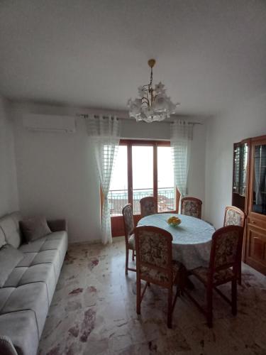 Posedenie v ubytovaní Casa vacanze Blu Taormina