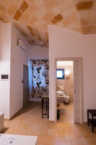 Bilik mandi di Relais La Giara