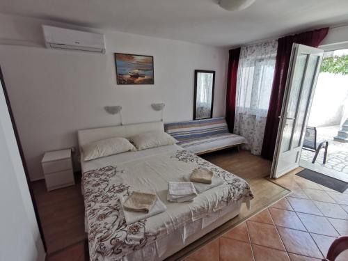 Gallery image of Studio Apartments Jasminka in Selce