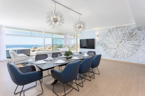 Ensuite Penthouse Panoramic Sea View with Jacuzzi