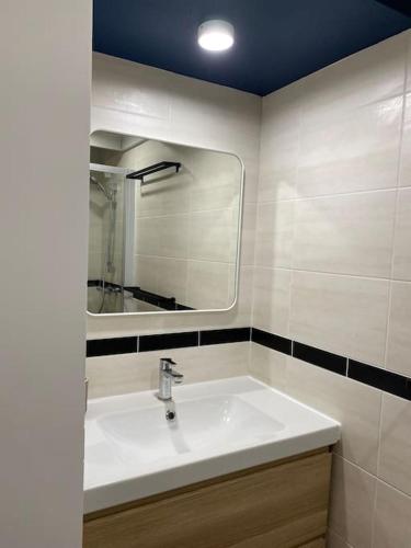 Bilik mandi di Capbreton Villa Patio 27m2 5 pers près port plages