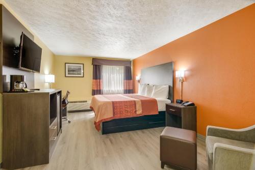 Krevet ili kreveti u jedinici u objektu Americas Best Value Inn & Suites Independence VA