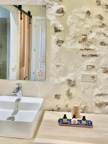 Ένα μπάνιο στο Blue Sardine Hostal Boutique Altea