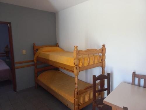 Krevet ili kreveti na kat u jedinici u objektu Bowngalos Punta Norte