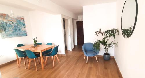 A seating area at Apartamento Arenal II