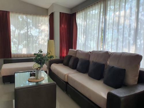Posezení v ubytování Sea Garden Resort Haad Chao Phao