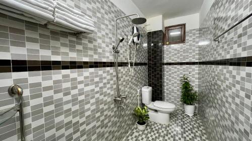Bathroom sa HM Villa - Free Pick-up Mỹ Khê Beach