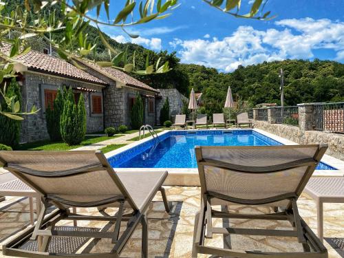 Bazén v ubytování Eco Villas Merak nebo v jeho okolí