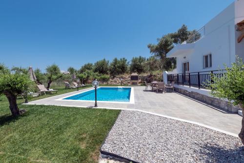 Gallery image of Villa Guinevere-with Private Pool in Pangalochori