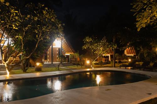 La alberca dentro o cerca de Lucy's Garden Hotel