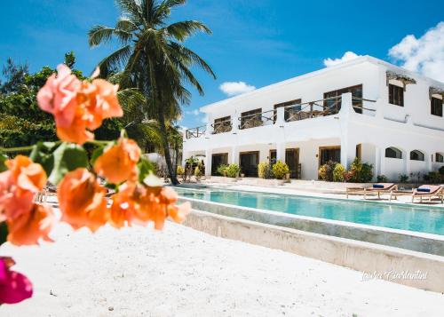 Piscina di Uroa Zanzibar Vera Beach Hotel by Moonshine o nelle vicinanze