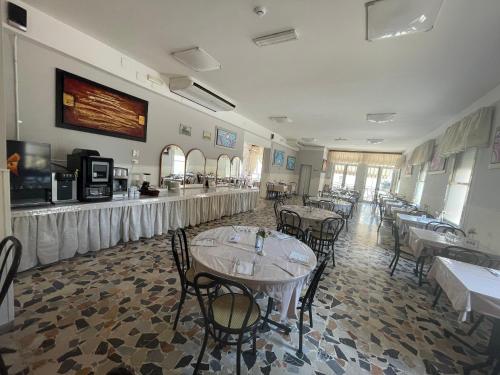 Restaurace v ubytování Hotel moroni
