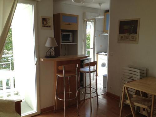 Køkken eller tekøkken på Joli studio meublé + parking en sous sol