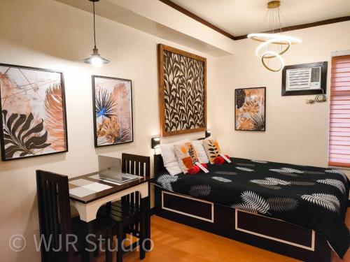 Queen Bed Deluxe- Contemporary Style