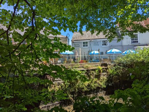 Κήπος έξω από το Barley Sheaf, Old Bridge Street EN SUITE ROOMS, ROOM ONLY