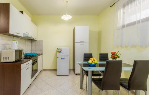1 Bedroom Cozy Apartment In Pula