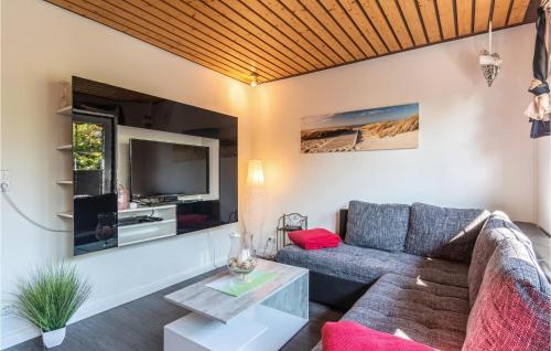 Ruang duduk di Stunning Apartment In Friedrichskoog