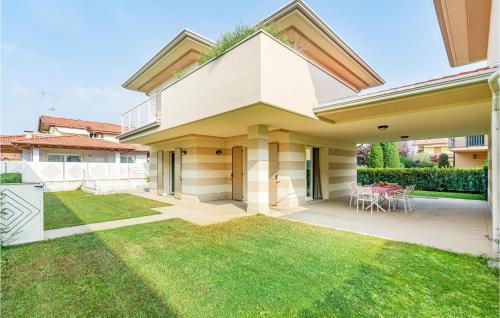 The building in which the holiday home is located