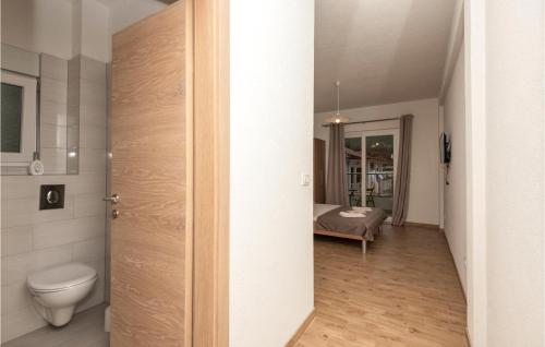 Koupelna v ubytování Amazing Apartment In Drvenik With Wifi