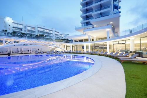 Bazén v ubytování Flamingo Paradise Beach Hotel - Adults Only nebo v jeho okolí