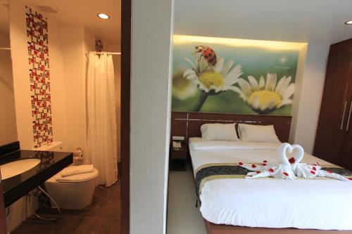 Ванна кімната в The Crystal Beach Hotel