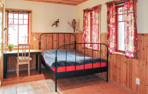 Säng eller sängar i ett rum på 4 Bedroom Stunning Home In Srna