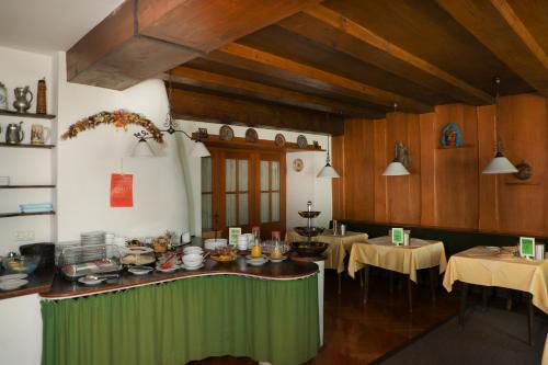 Kuchyň nebo kuchyňský kout v ubytování Hotel Garni Post