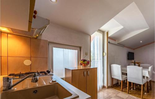 2 Bedroom Lovely Apartment In Medulin