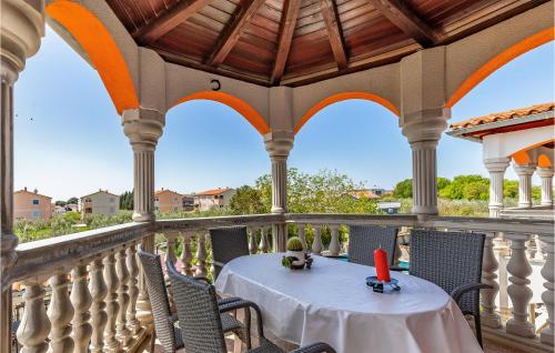 2 Bedroom Lovely Apartment In Medulin