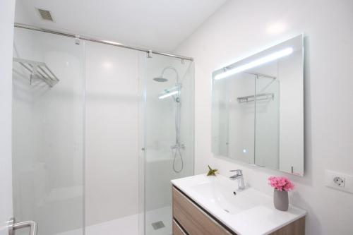 A bathroom at Apartment Discover Las Americas