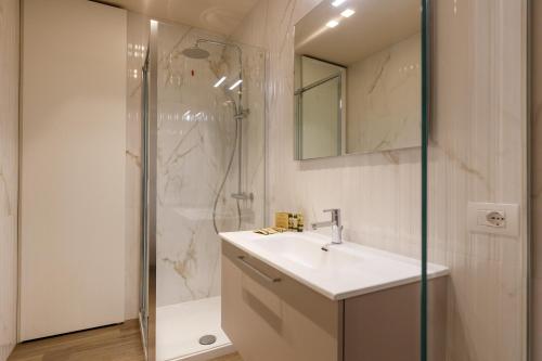 Vonios kambarys apgyvendinimo įstaigoje CASA FLORES Apartments
