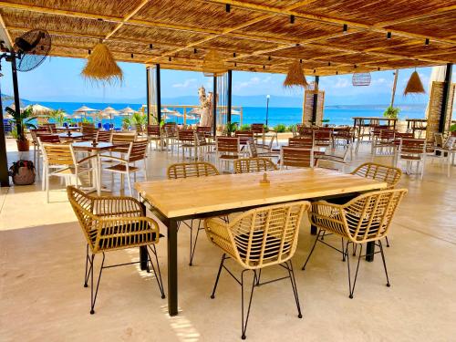 Gallery image of Zoom Beach Hotel in Kandia