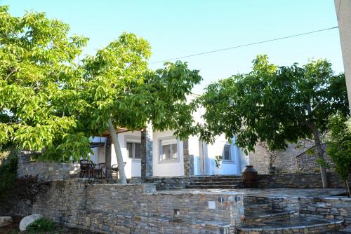 Billede fra billedgalleriet på Happinies apartments 2 i Soúrpi