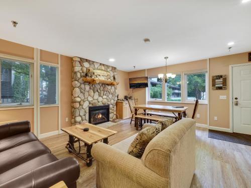 335E Mountain Villa – Photos 2