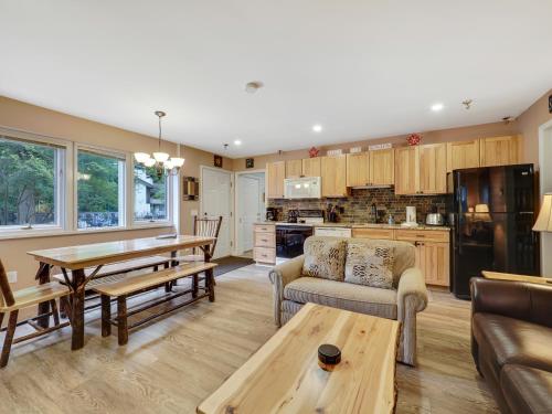 335E Mountain Villa – Photos 3