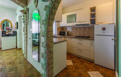 Stunning Apartment In Medulin With Wifi