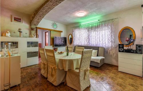 Stunning Apartment In Medulin With Wifi