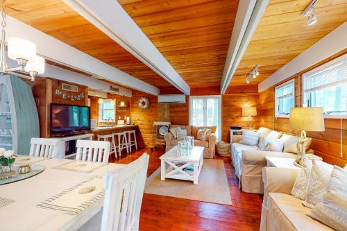 Middlesex Beach -- 9 Bayberry – Photos 2