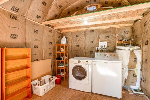 Kuchyň nebo kuchyňský kout v ubytování Best Catch Cabin