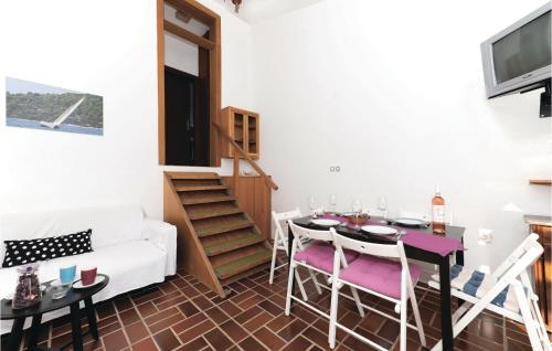 Cozy Home In Sibenik With Kitchen