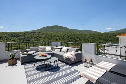 Φωτογραφία από το άλμπουμ του 3 Luxury bedroom Apartment EMMA σε Sinj