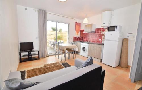 Η κουζίνα ή μικρή κουζίνα στο Amazing Home In Aleria With Wifi