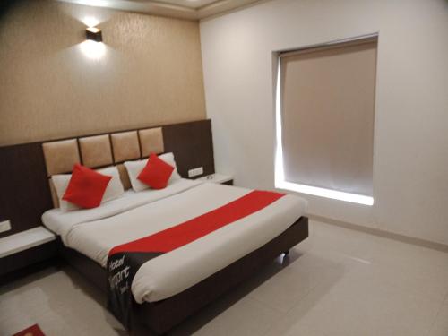 Katil atau katil-katil dalam bilik di HOTEL AIRPORT INN ONE