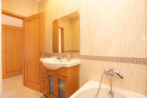 Koupelna v ubytování Foz Village Beach by Rent4All