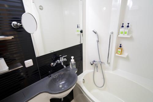 Ванная комната в ibis Styles Tokyo Ginza