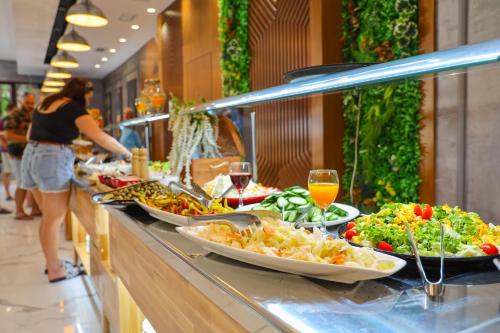 Jídlo v hotelu nebo okolí