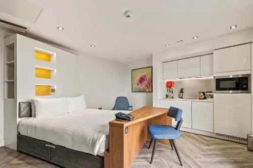 Roomzzz London Stratford photo 15