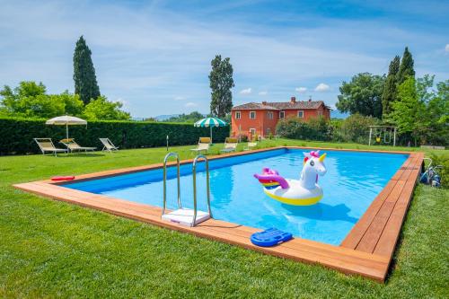 The swimming pool at or close to Tenuta di Rota