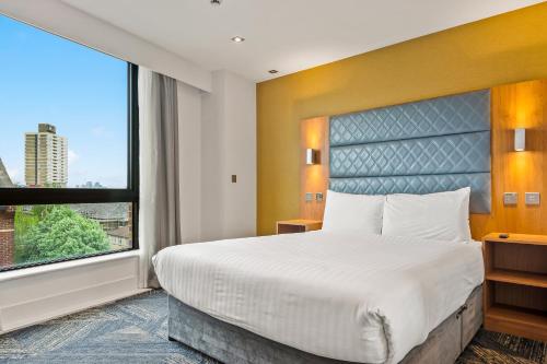 Roomzzz London Stratford photo 41